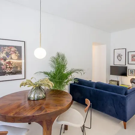 Apartment Decompress At A Tranquil, Minimal Urban Oasis With An Edge Porto