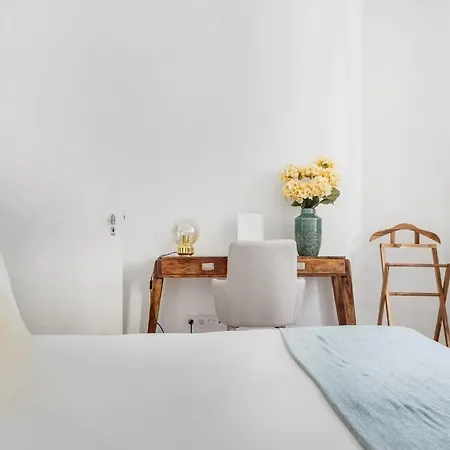 Apartment Decompress At A Tranquil, Minimal Urban Oasis With An Edge Porto