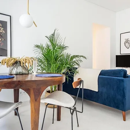Decompress At A Tranquil, Minimal Urban Oasis With An Edge Apartamento Porto
